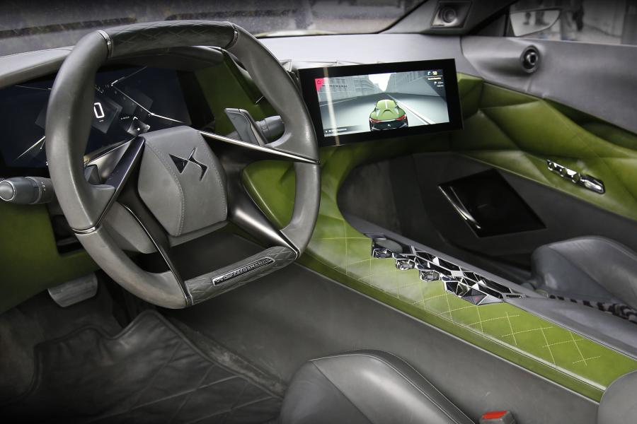 Интерьер DS E-Tense Concept 2016 года  (фото 39 из 43)
